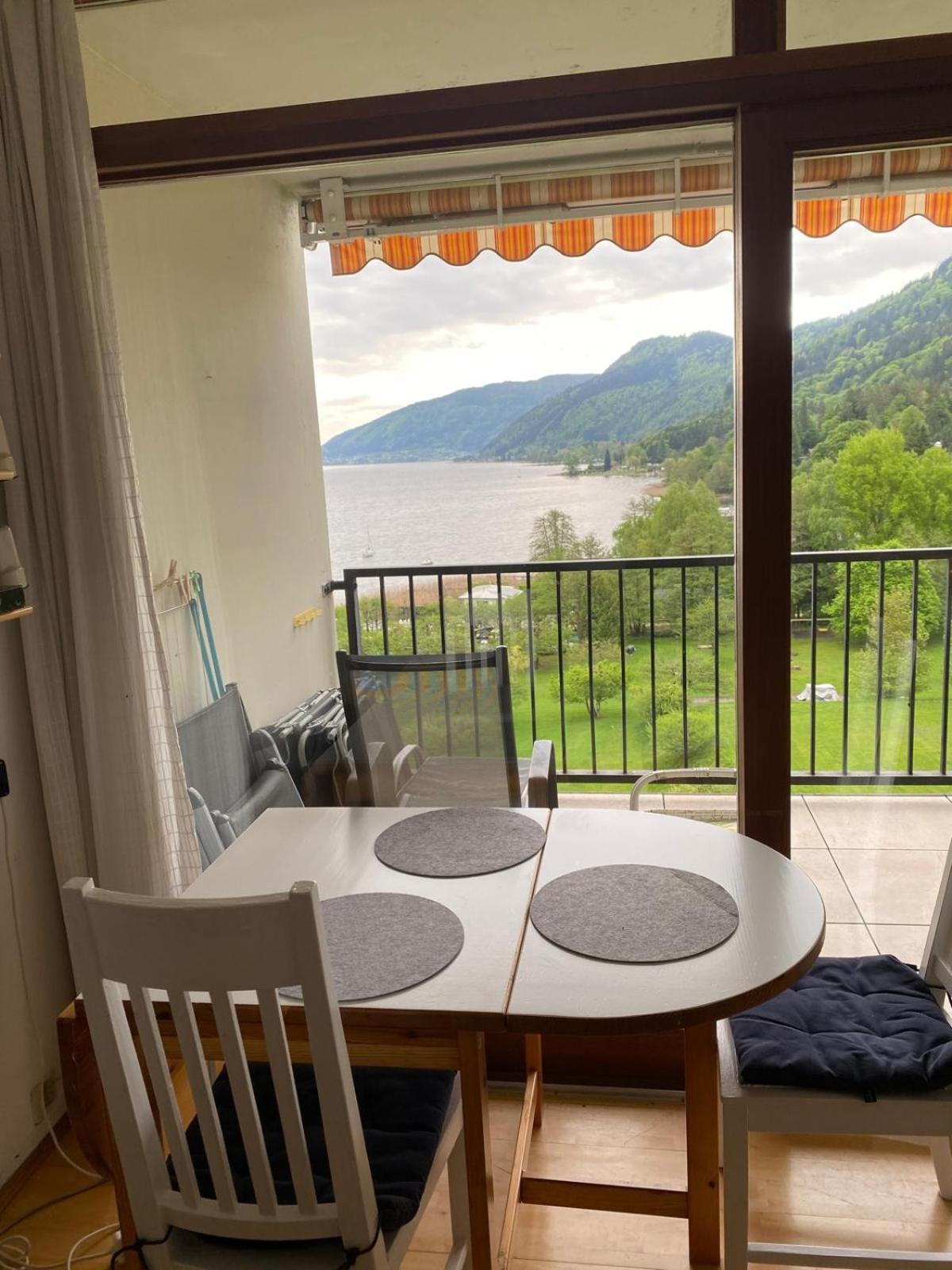 Appartement Mit Seeblick Am Ossiacher See Villach Exterior foto